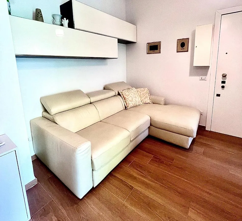 Citta Studi M4 Subway Linate, City Center 10 Min, Luminoso Appartamento Full Optional Wi-Fi 米兰 公寓